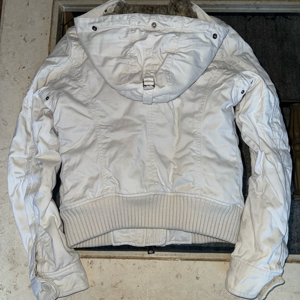 Abercrombie & Fitch White Hooded Bomber Jacket - Picture 8 of 8